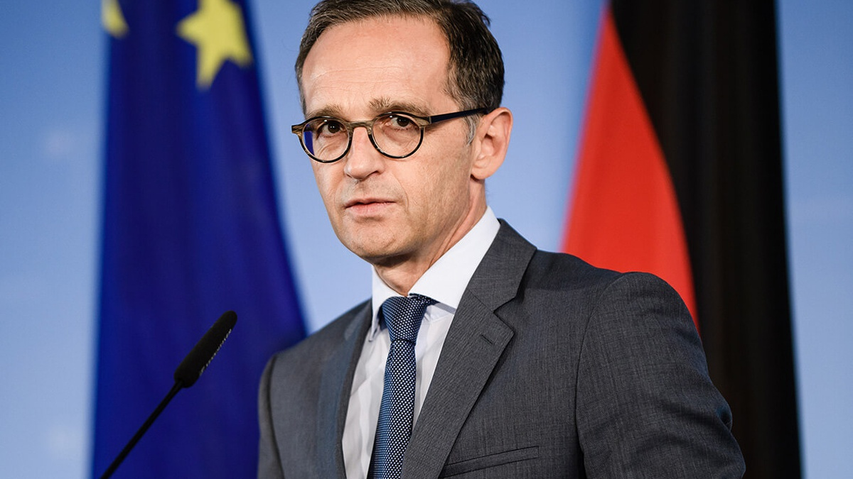The German Foreign Minister is alarmed by the movement of Russian troops near the Ukrainian borders